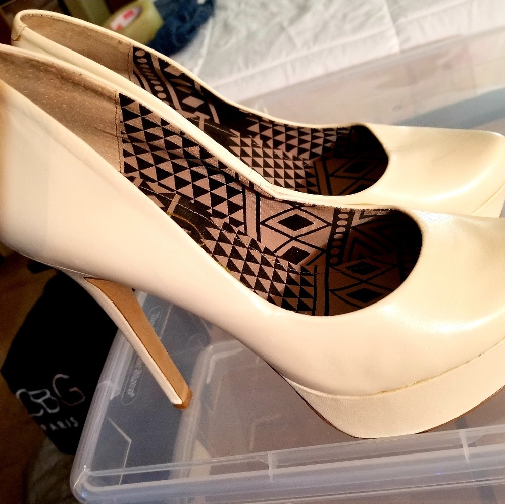 Nude platform heel